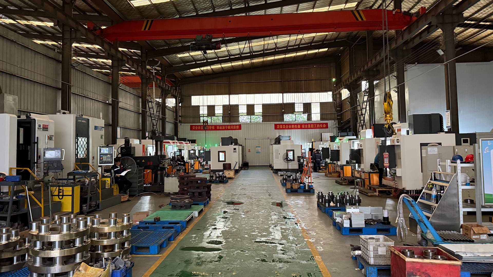 Production floor overview for gear manufacturing.